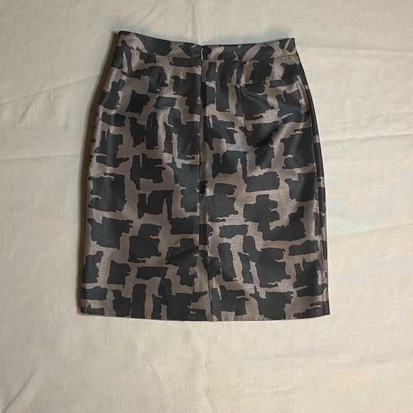 Banana Republic Pleated Pencil Skirt Size 0P - Picture 3 of 9